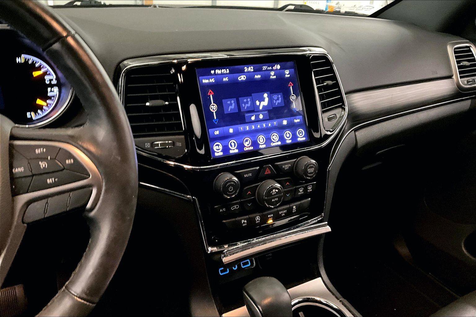 Used 2019 Jeep Grand Cherokee Limited image 6