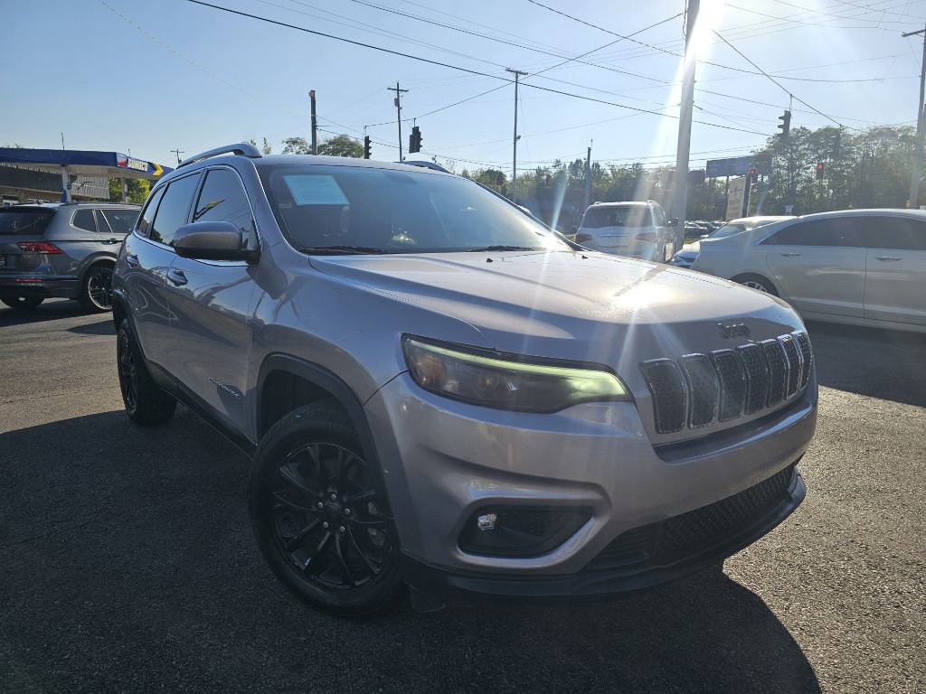 Used 2019 Jeep Cherokee Latitude w/ Popular Appearance Group image 2