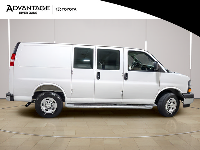 Used 2025 Chevrolet Express 2500 w/ Driver Convenience Package RWD image 9