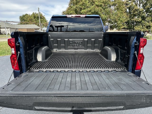 Used 2023 Chevrolet Silverado 1500 LT AWD/4WD image 14