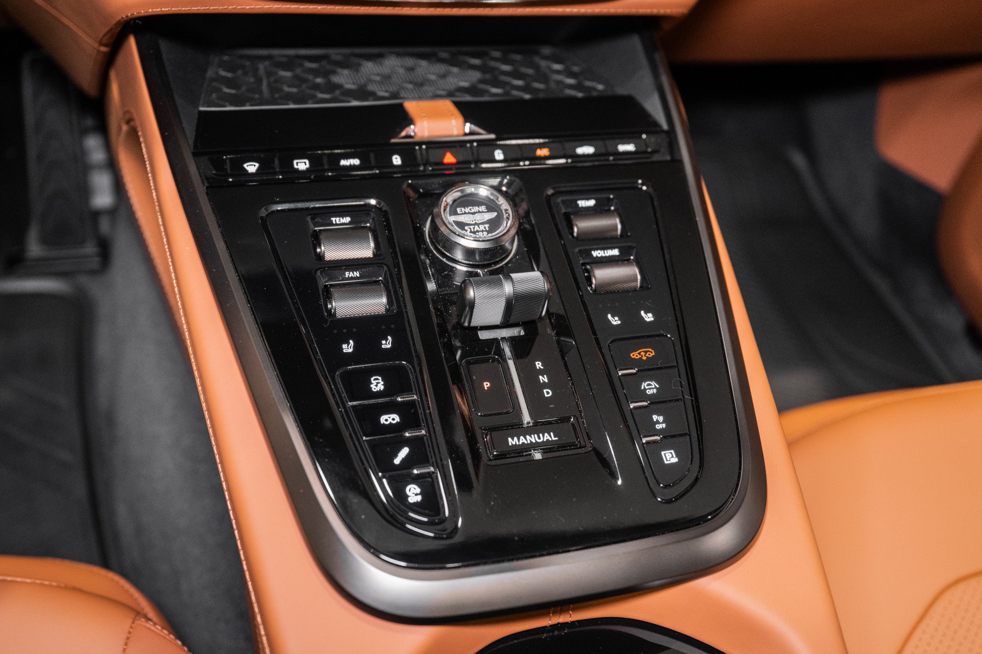 New 2026 Aston Martin DBX 707 AWD/4WD image 36
