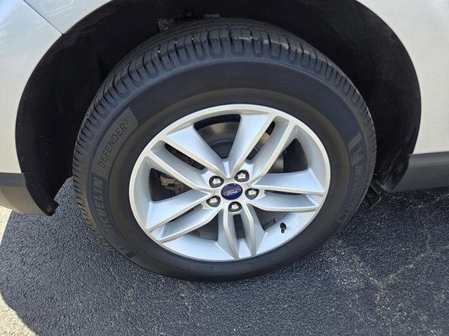 Used 2017 Ford Edge SEL w/ Equipment Group 201A AWD/4WD image 42