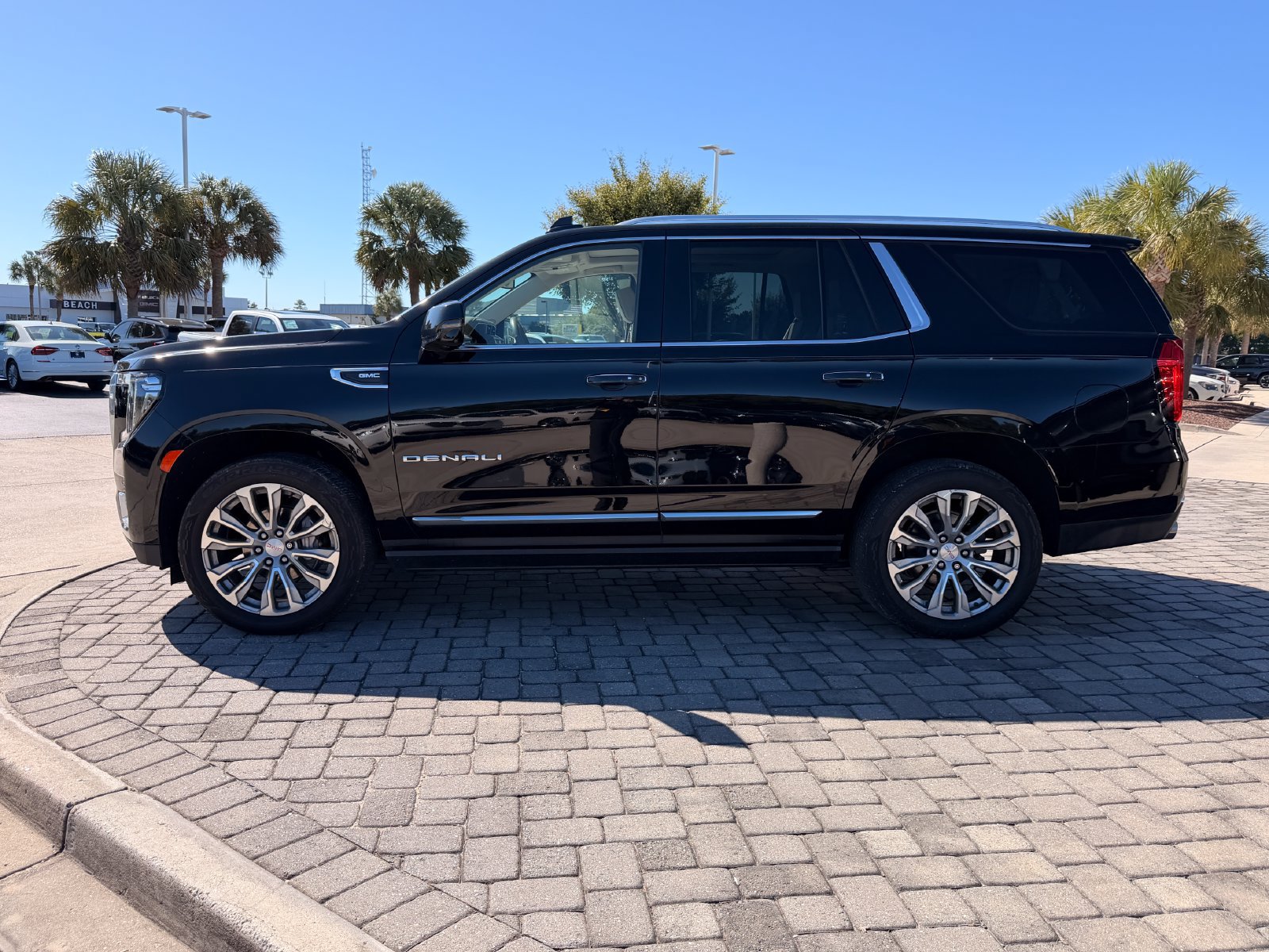 Used 2022 GMC Yukon Denali AWD/4WD image 12