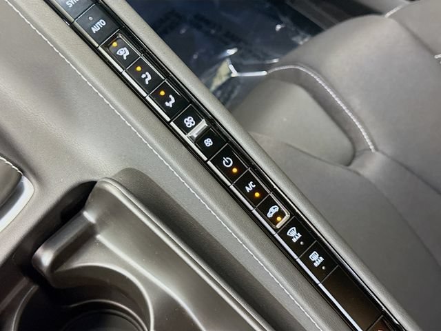 Used 2024 Chevrolet Corvette Z06 RWD image 17