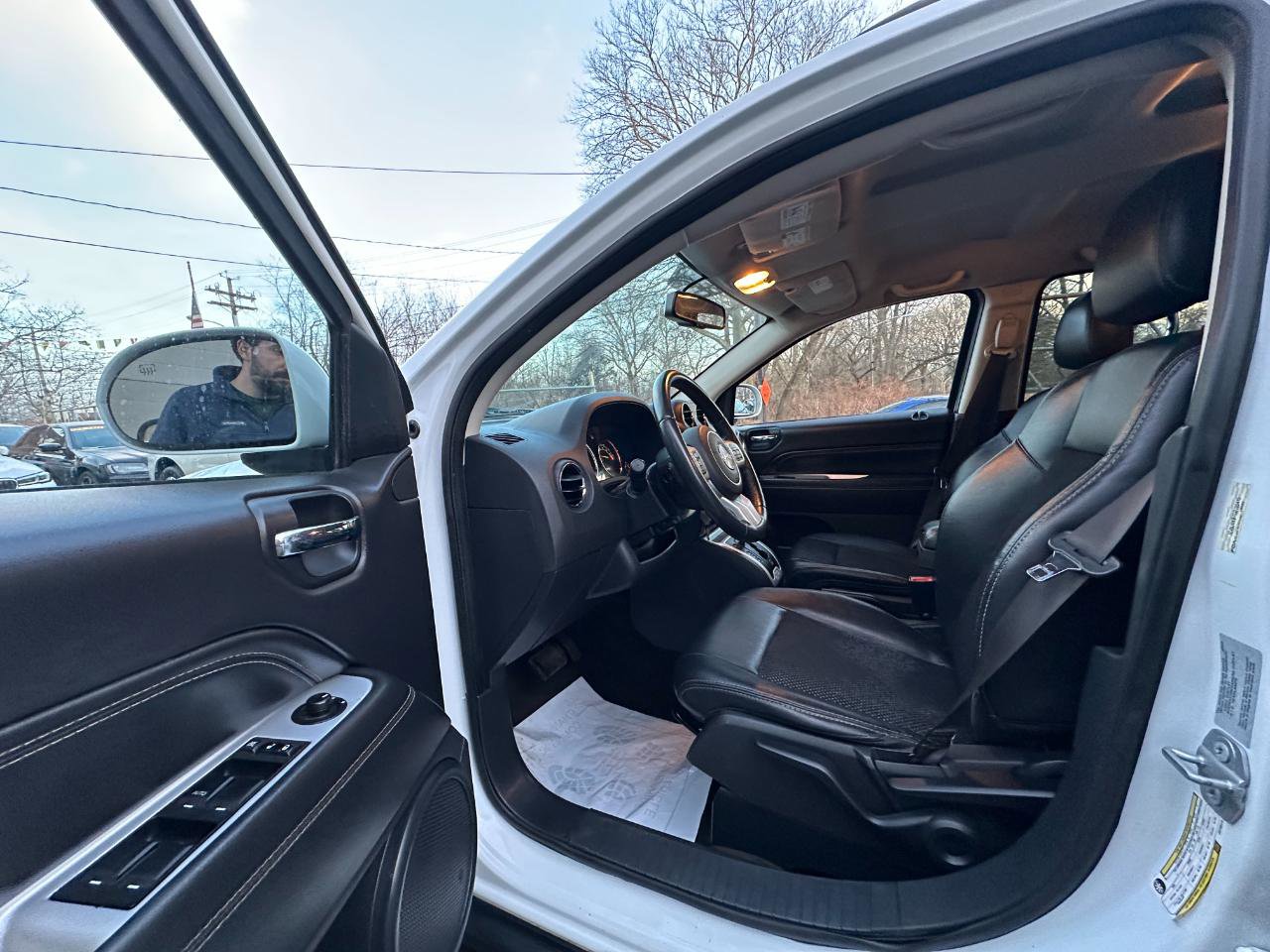 Used 2016 Jeep Compass Latitude image 18