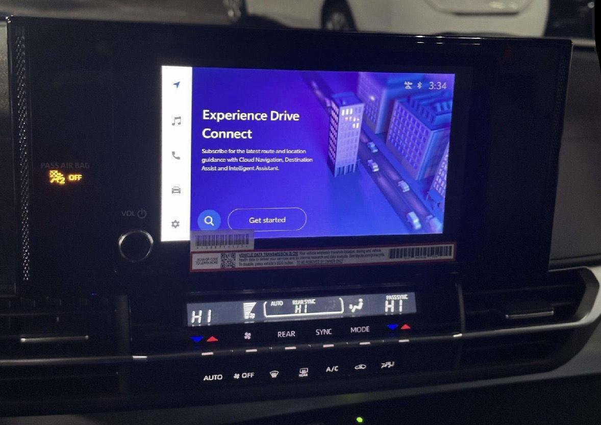 Used 2025 Toyota Sienna LE image 20