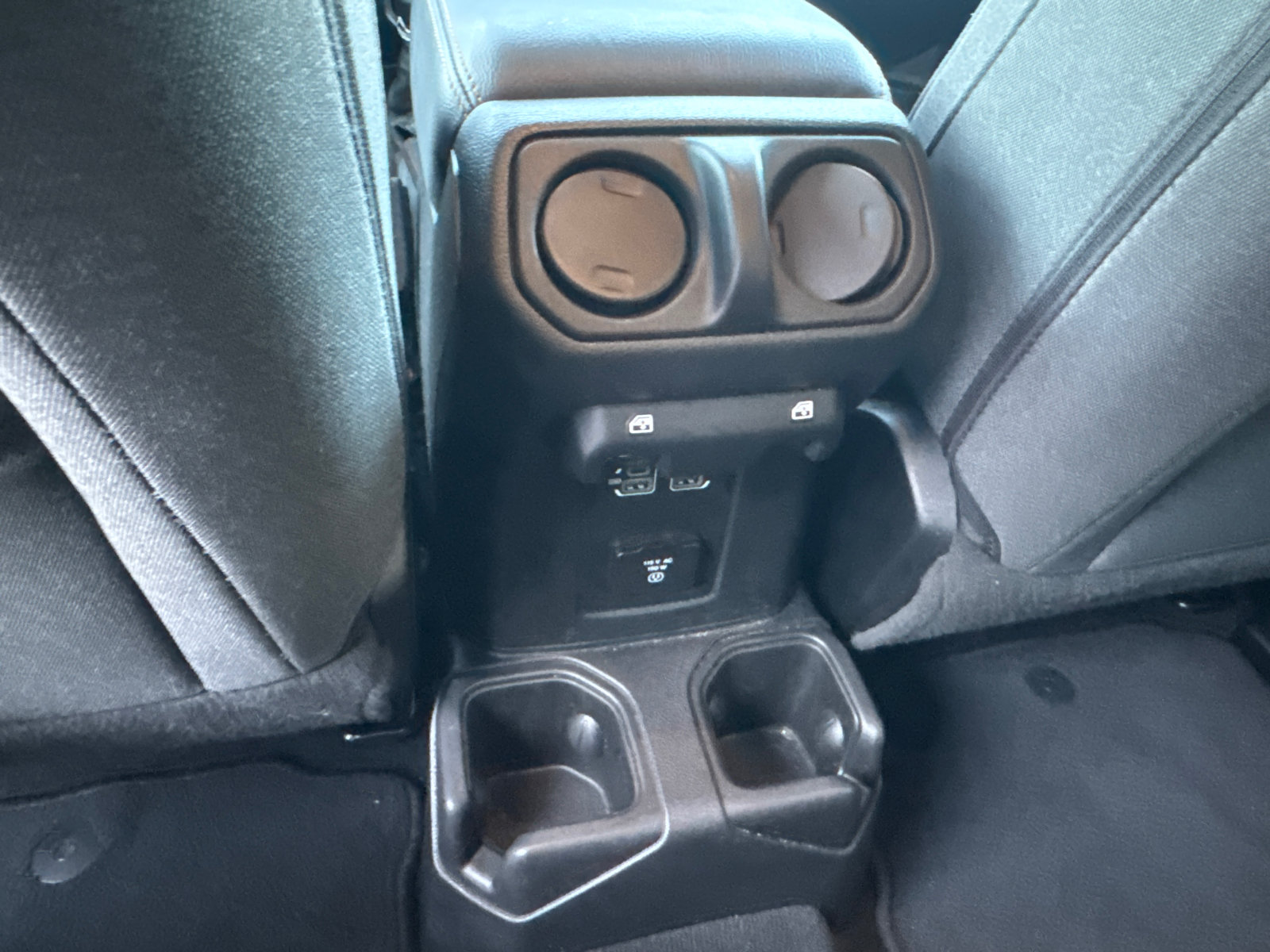 Used 2026 Jeep Wrangler Unlimited Sahara AWD/4WD image 23