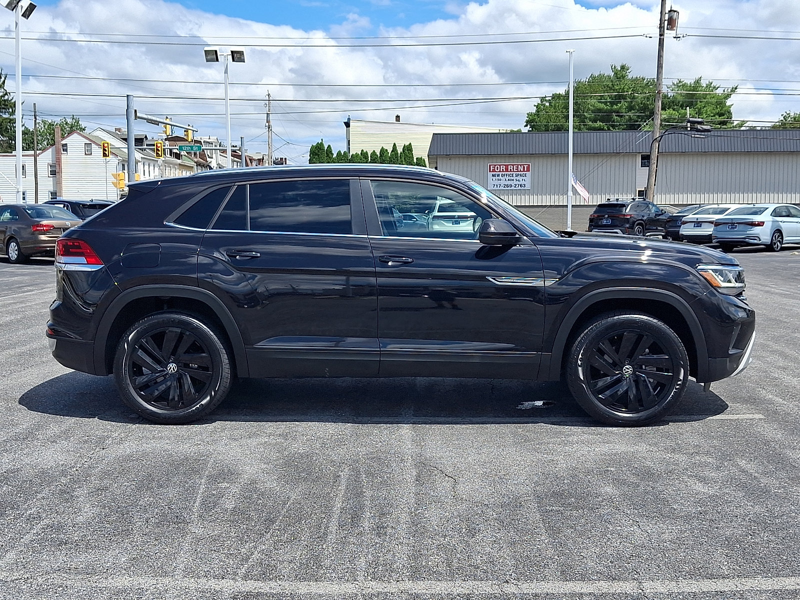 Used 2023 Volkswagen Atlas Cross Sport SE AWD/4WD image 8