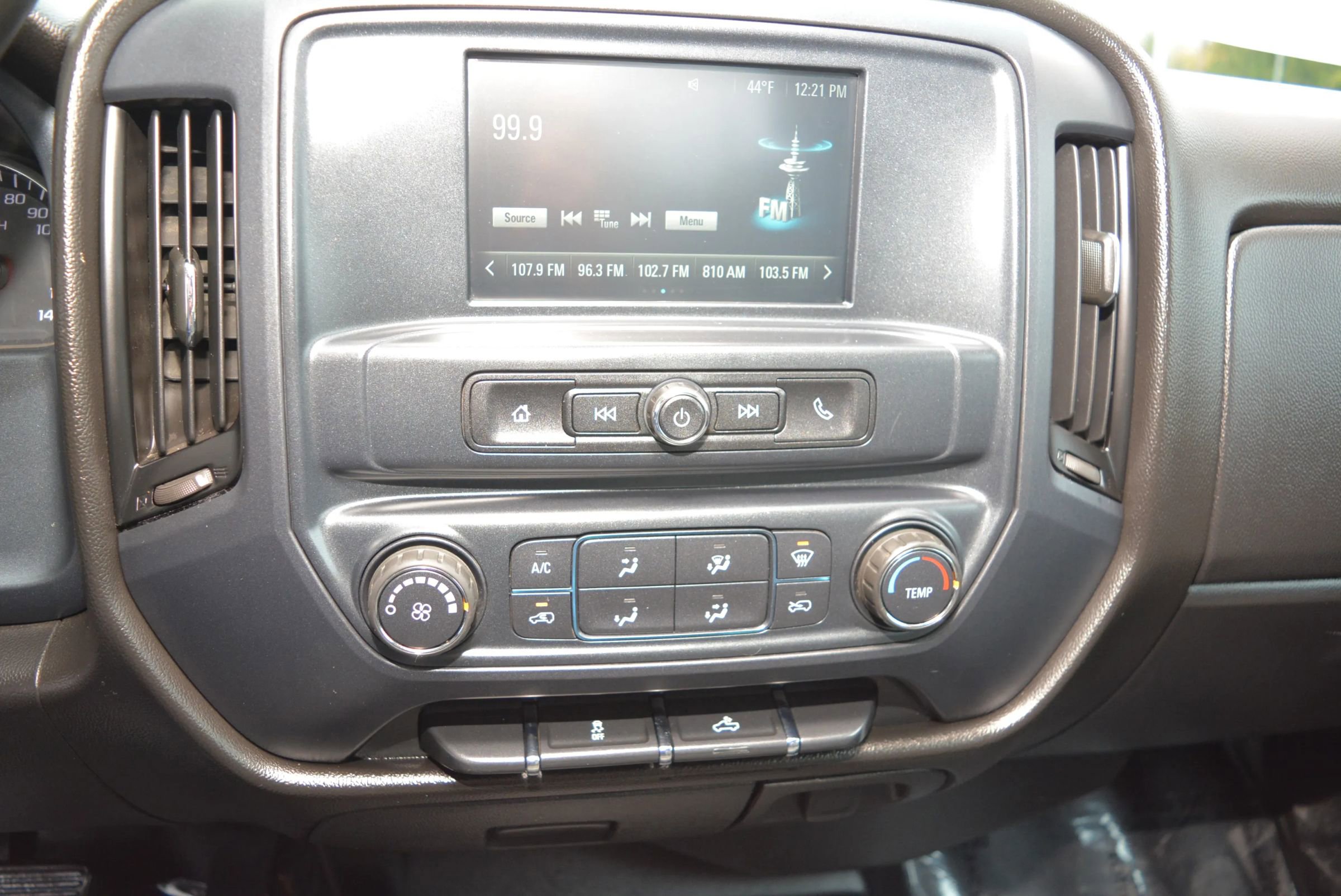 Used 2018 Chevrolet Silverado 3500 W/T AWD/4WD image 20