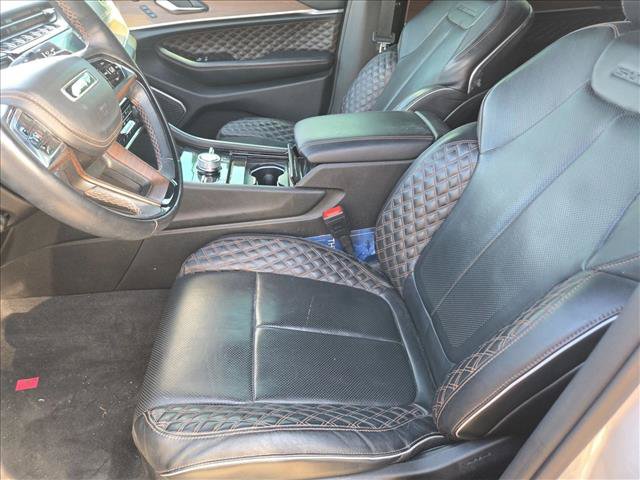 Used 2021 Jeep Grand Cherokee L Summit w/ Luxury Tech Group V AWD/4WD image 14