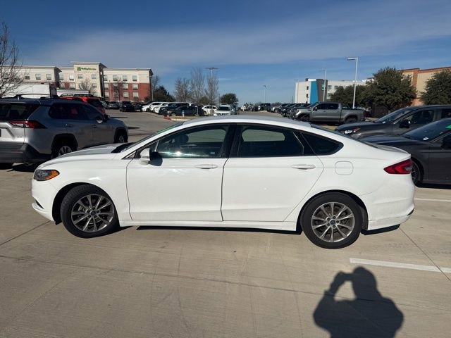 Used 2017 Ford Fusion SE image 6