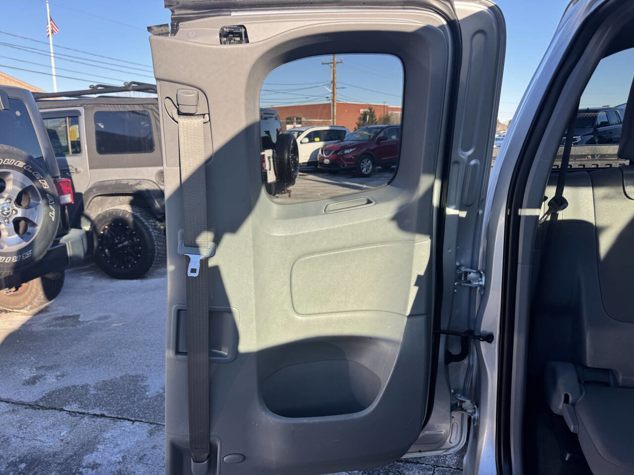 Used 2012 Toyota Tacoma 4x4 Access Cab w/ SR5 Pkg image 30