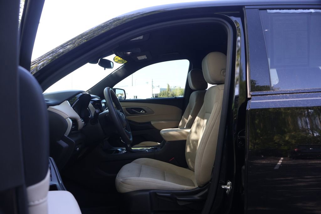 Used 2023 Chevrolet Traverse LS w/ Midnight/Sport Edition FWD image 32