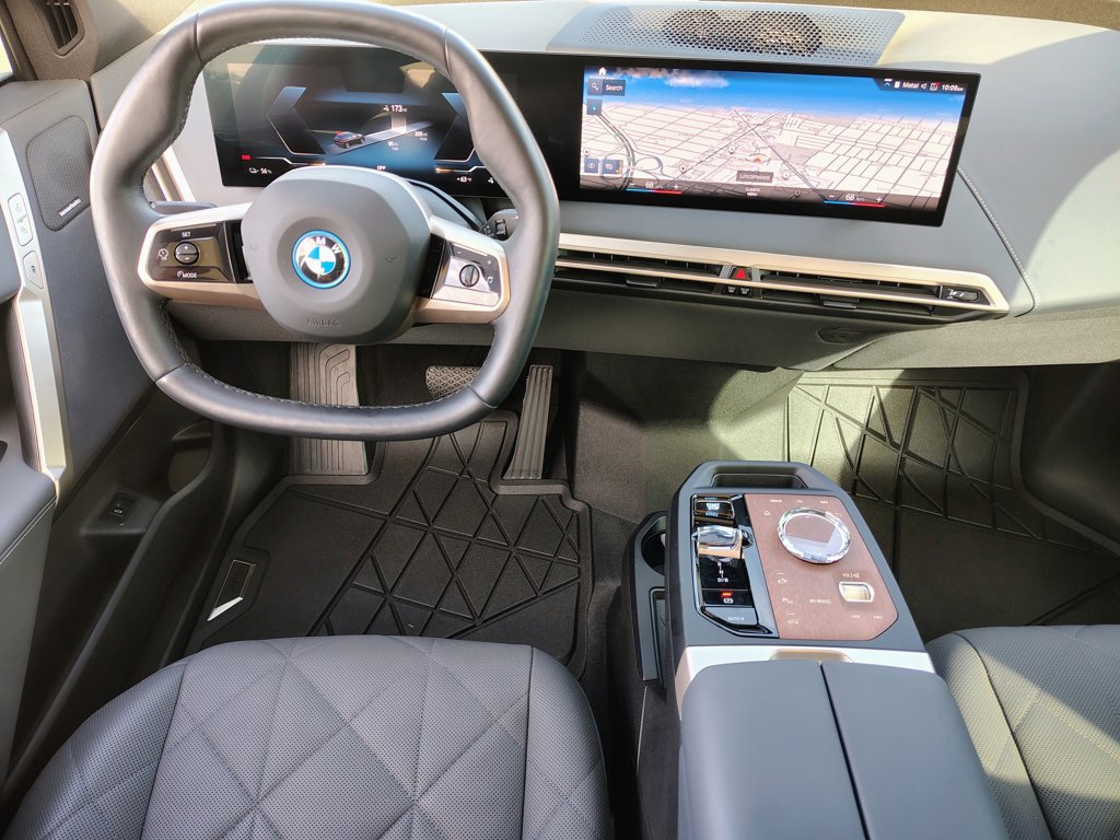Used 2023 BMW iX xDrive50 w/ Ultimate Package 2 AWD/4WD image 35