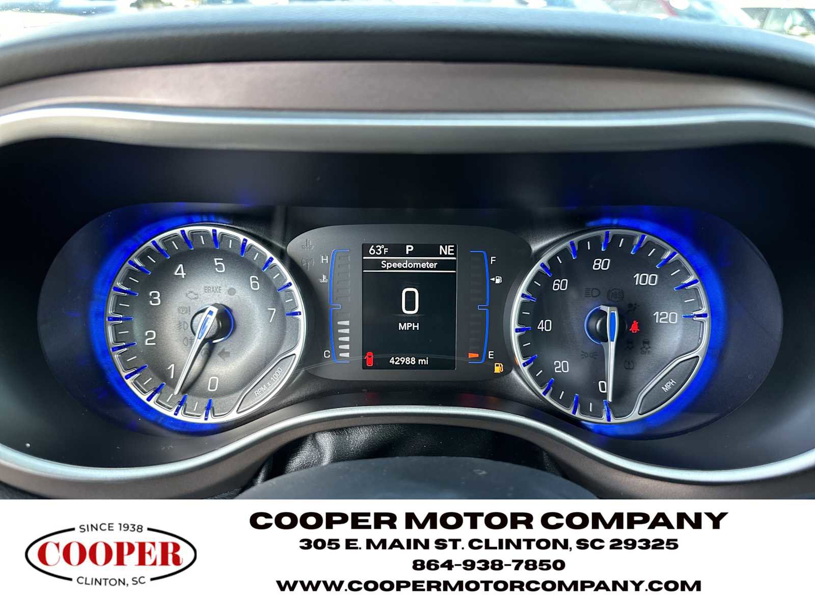 Used 2023 Chrysler Voyager LX image 26