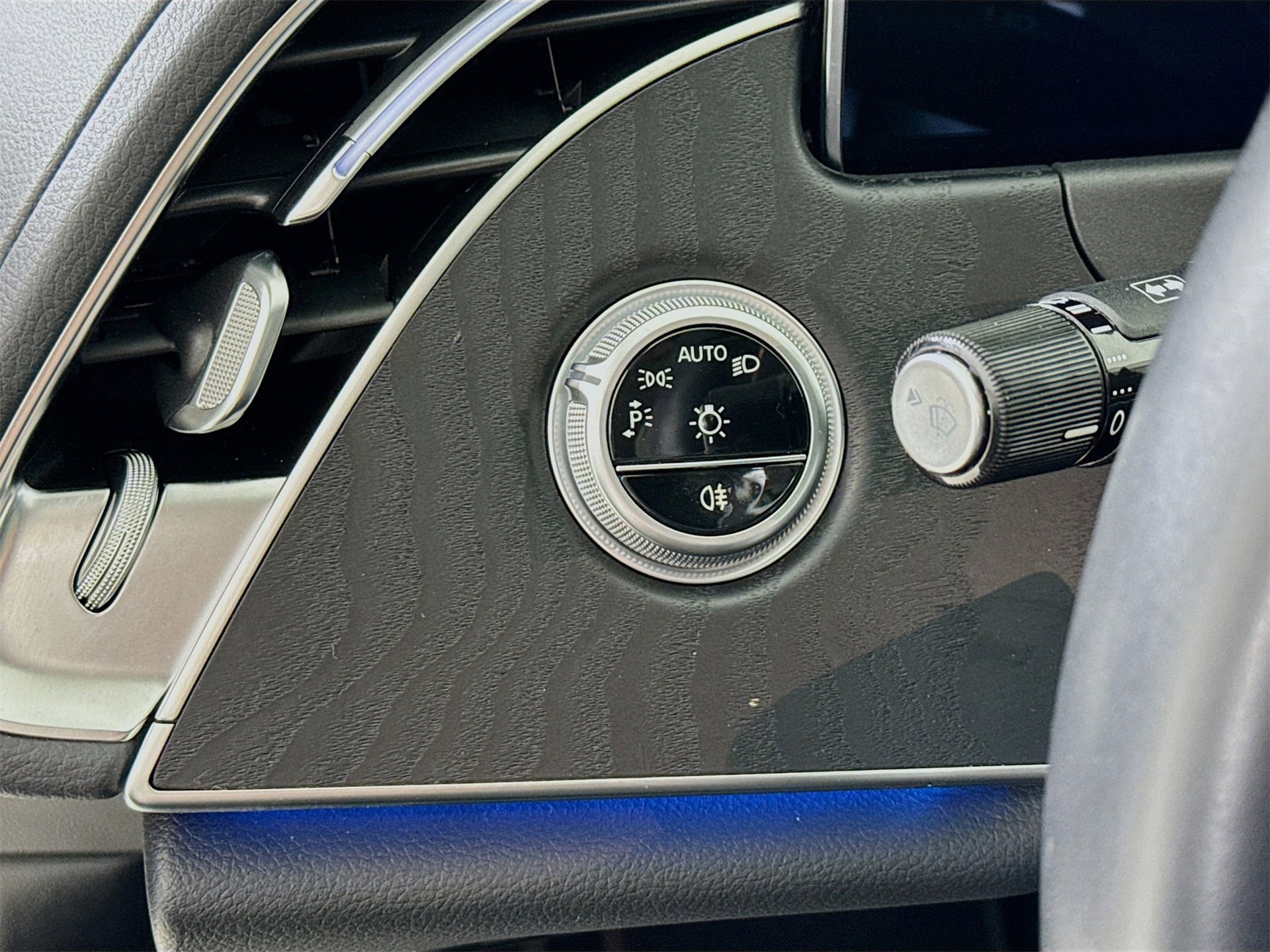 Certified 2024 Mercedes-Benz E 350 4MATIC Sedan w/ Driver Assistance Package image 11