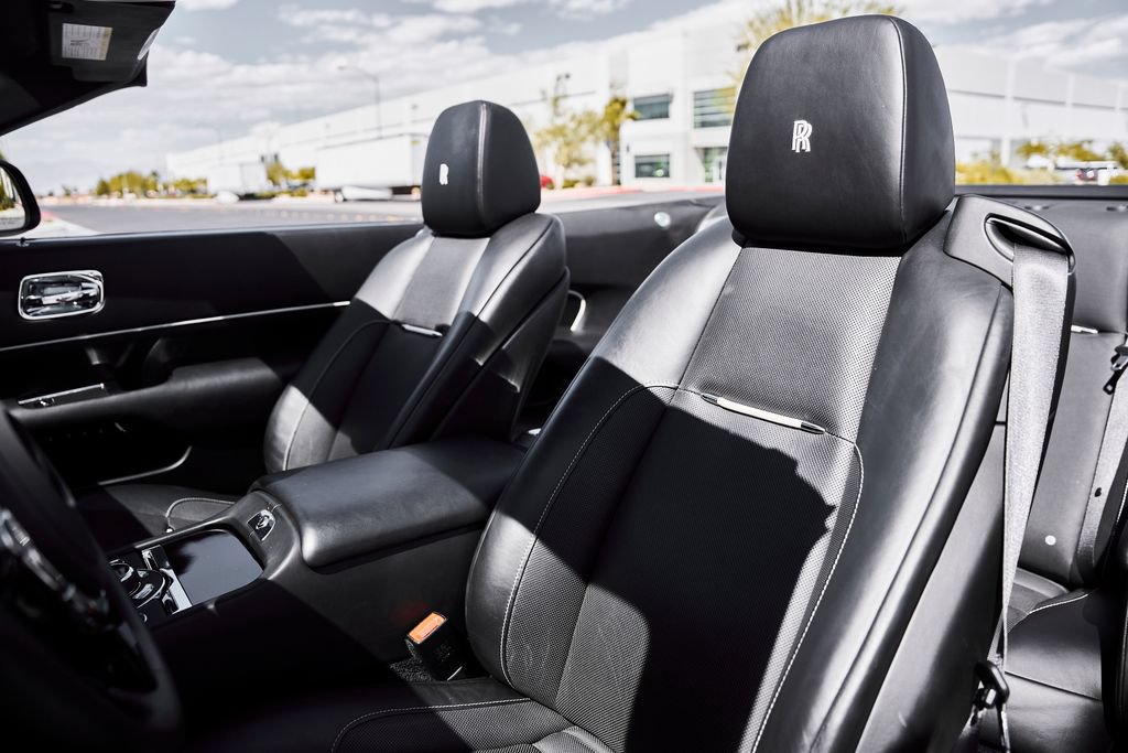 Used 2018 Rolls-Royce Dawn RWD image 44