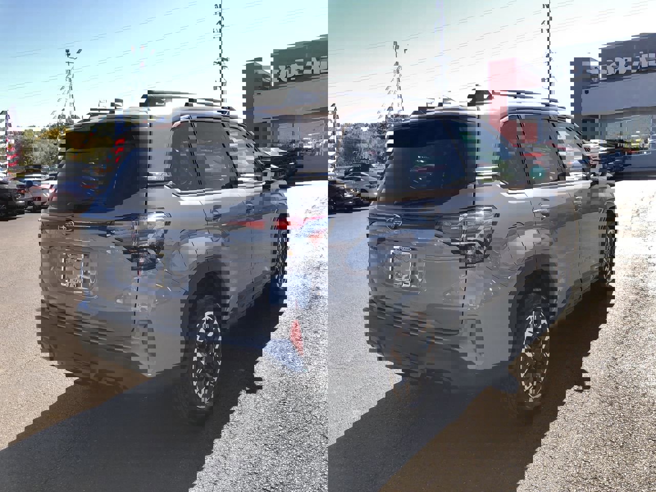 Used 2025 Subaru Forester Premium image 5