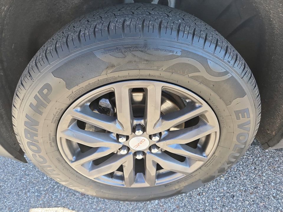 Used 2017 GMC Acadia SLT w/ LPO, Floor Liner Package image 37