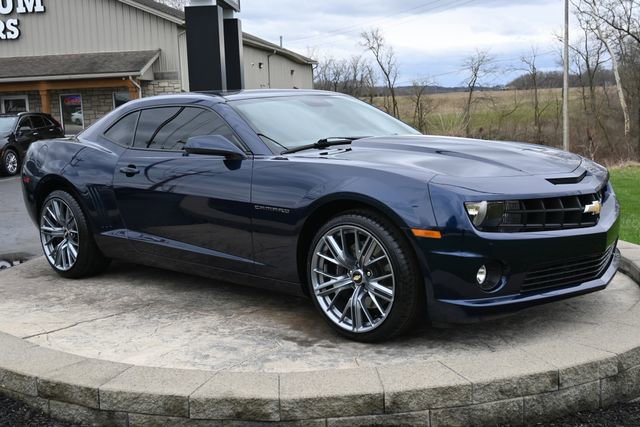 Used 2010 Chevrolet Camaro SS image 3