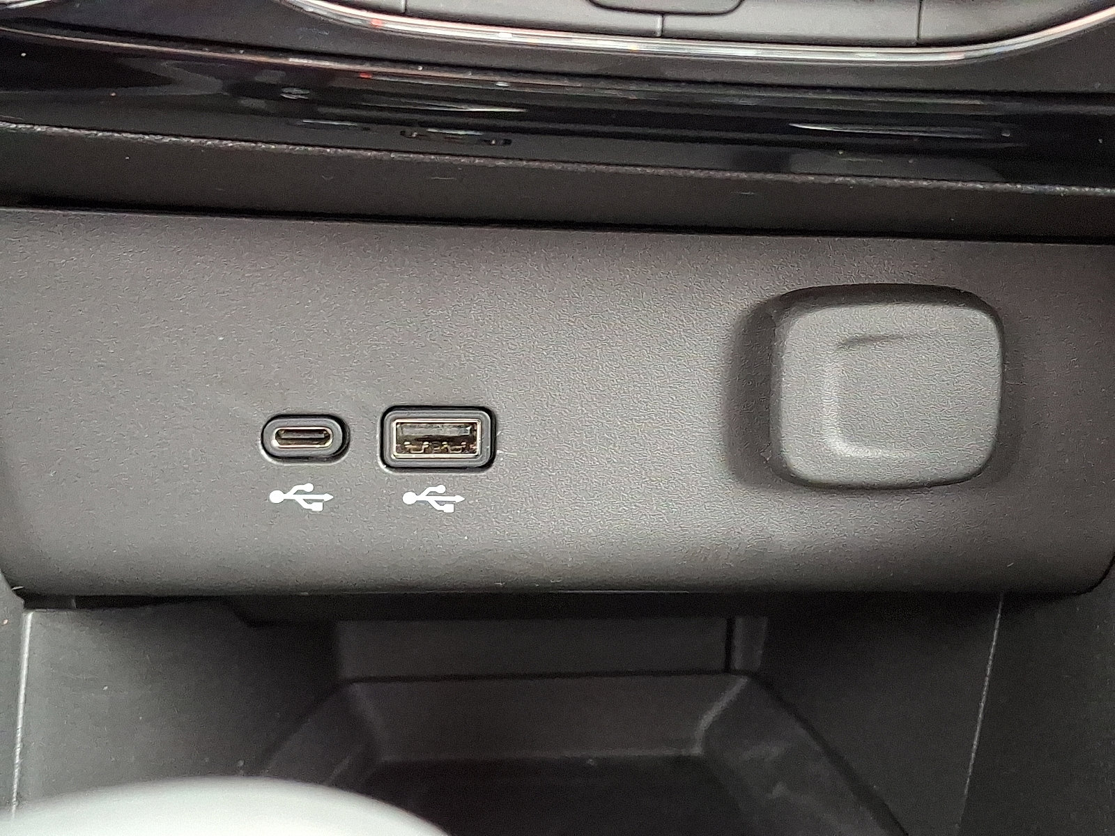 Used 2025 Buick Encore GX Sport Touring AWD/4WD image 25