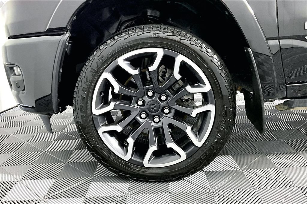 Used 2025 RAM 1500 Limited AWD/4WD image 8