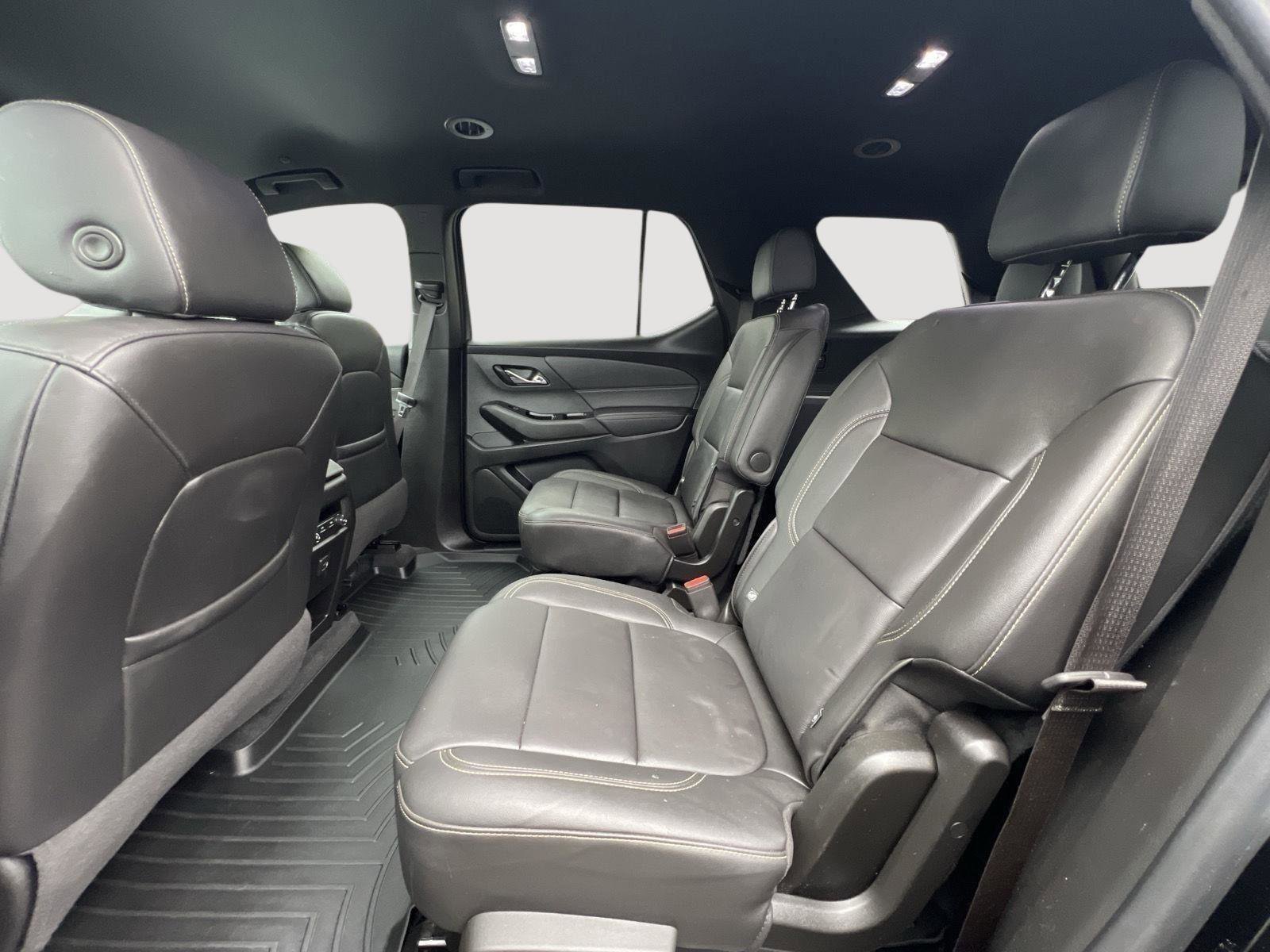 Used 2023 Chevrolet Traverse LT image 23