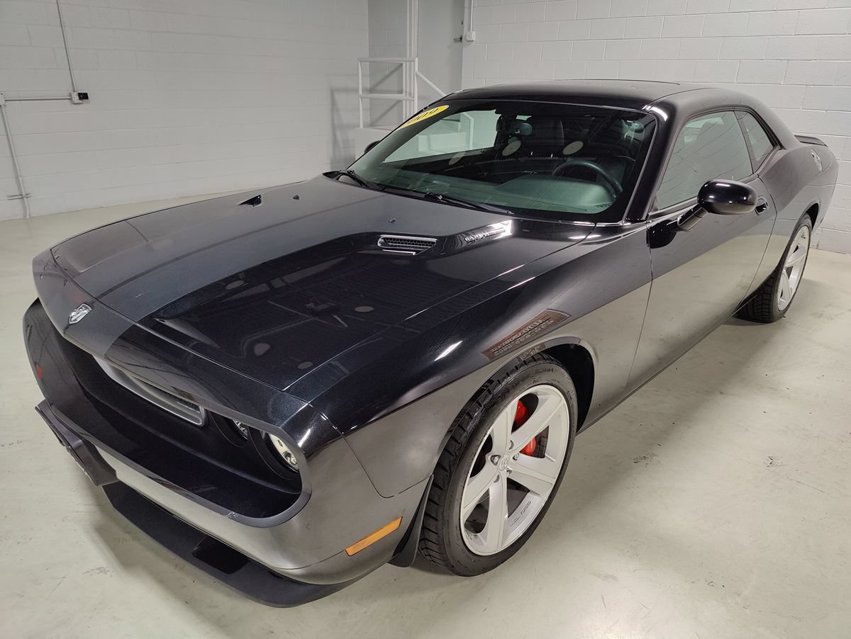 Used 2009 Dodge Challenger SRT8 w/ SRT Option Group II RWD image 19
