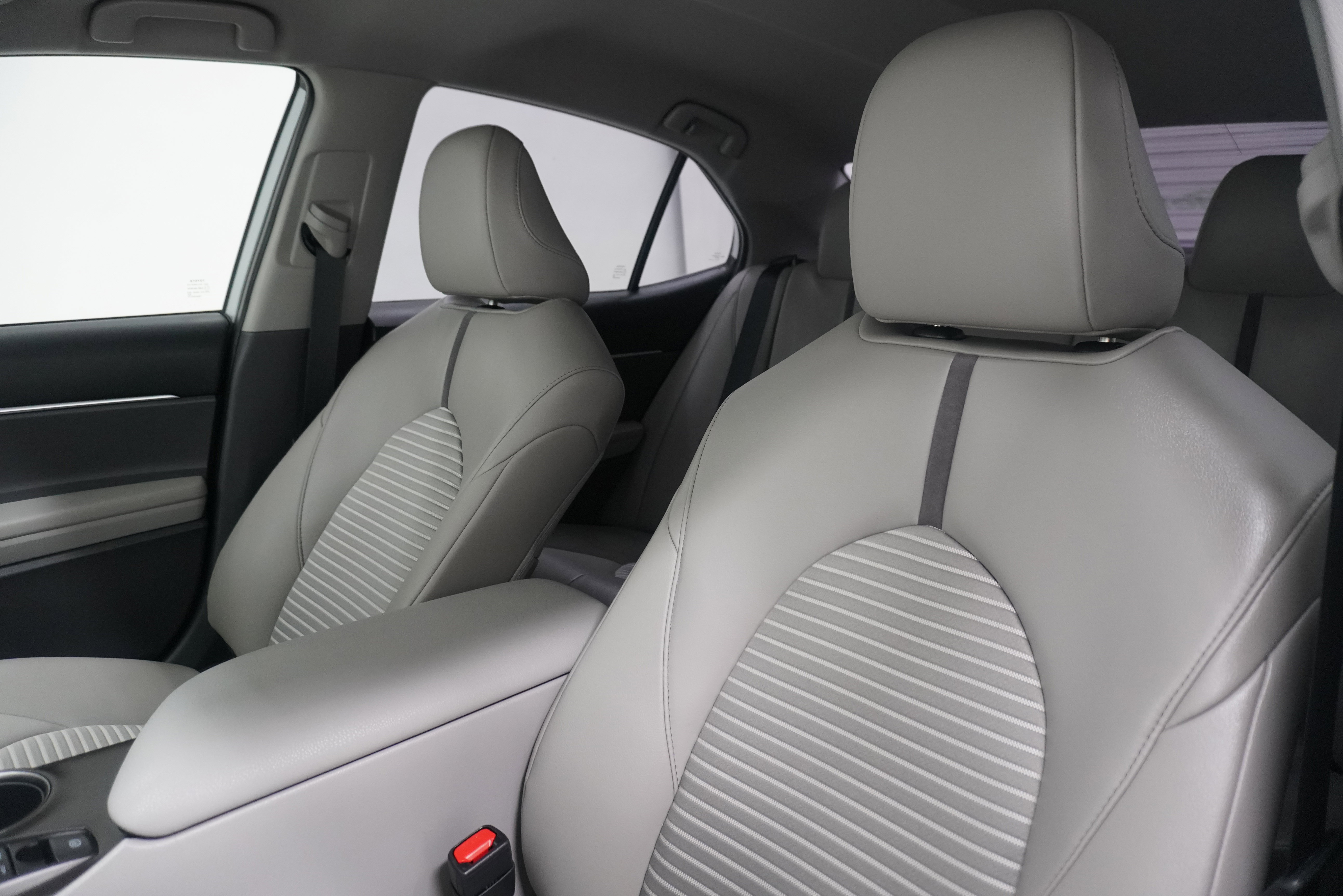 Used 2024 Toyota Camry SE FWD image 11