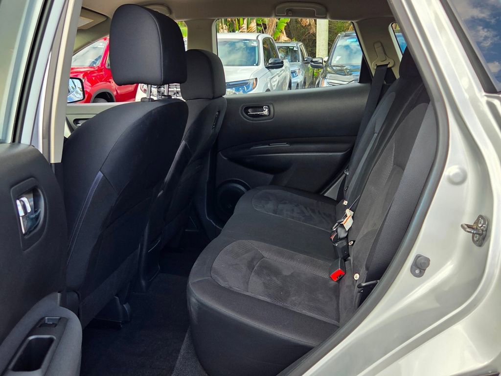 Used 2015 Nissan Rogue S w/ Convenience Package image 10