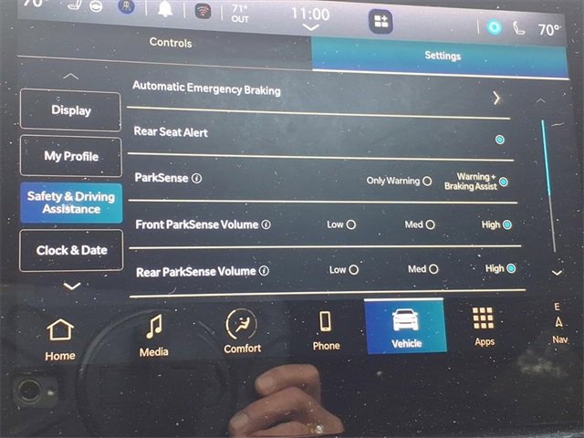 Used 2024 Jeep Wagoneer 2WD w/ Premium Group I image 8