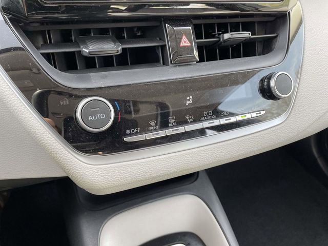 Used 2025 Toyota Corolla LE image 29