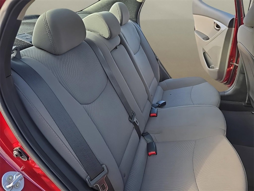 Used 2014 Hyundai Elantra SE image 17