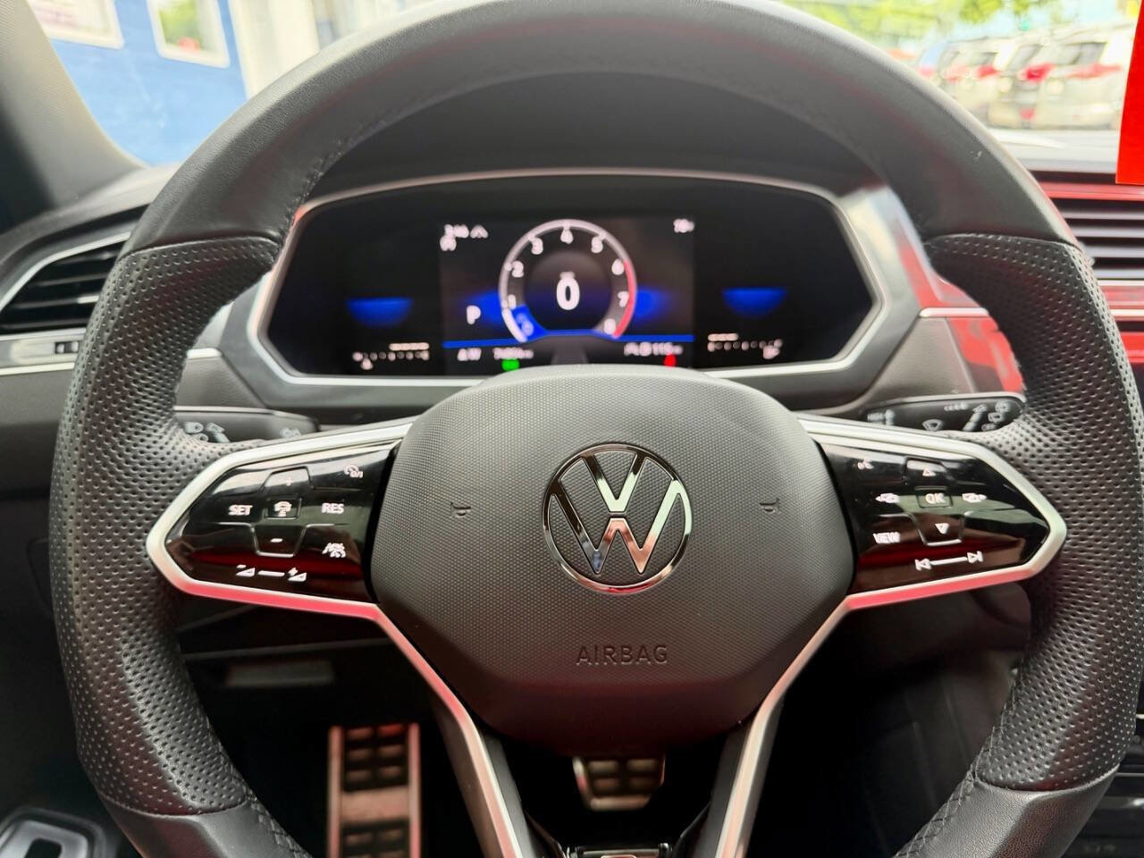 Used 2022 Volkswagen Tiguan SE R-Line AWD/4WD image 33