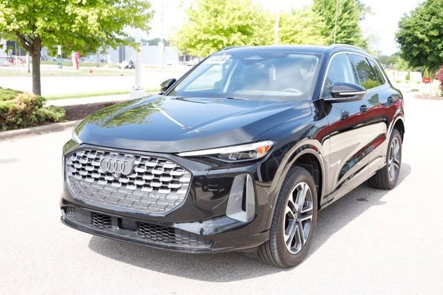 Used 2025 Audi Q5 Premium Plus w/ Premium Plus AWD/4WD image 9