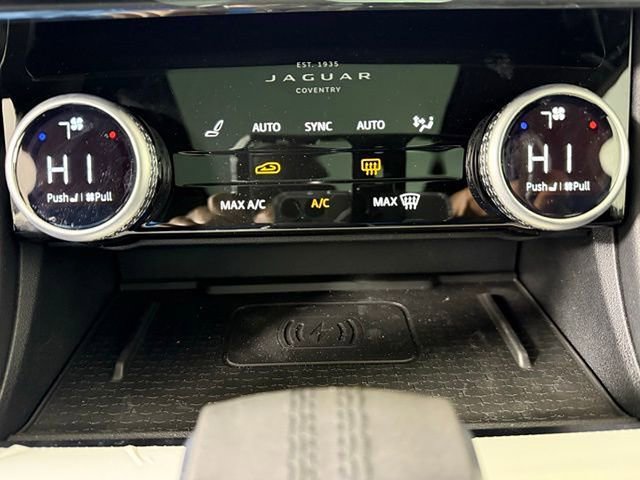 Certified 2025 Jaguar F-PACE R-Dynamic S image 22