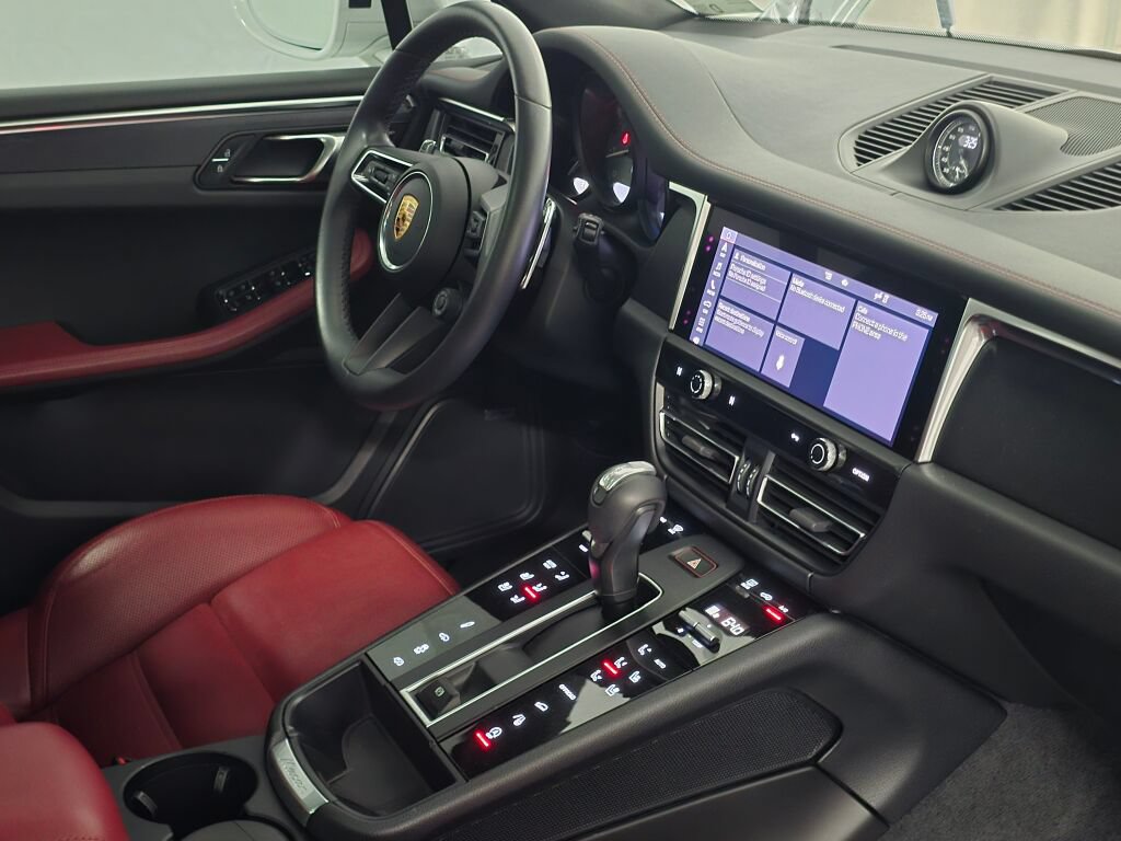 Used 2023 Porsche Macan GTS AWD/4WD image 26