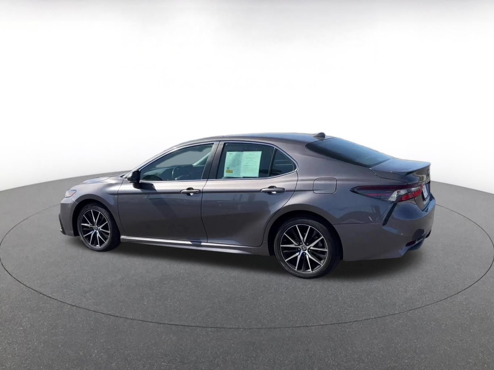 Used 2024 Toyota Camry SE FWD image 10
