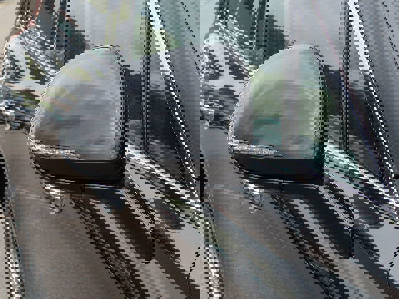 Certified 2025 Genesis GV70 2.5T w/ Select Package image 12