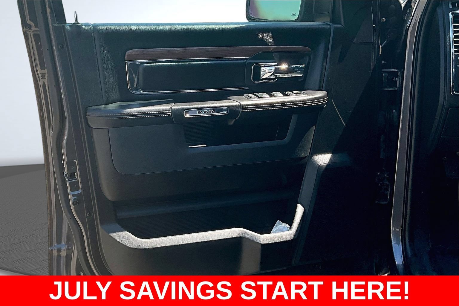 Used 2017 RAM 1500 Laramie AWD/4WD image 25
