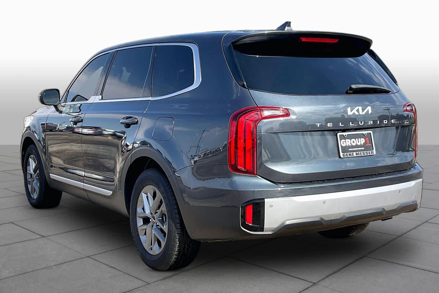 Used 2024 Kia Telluride LX FWD image 11