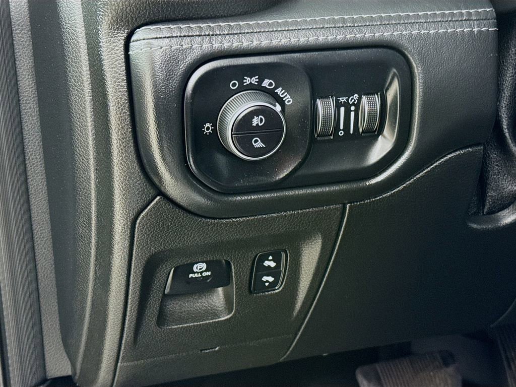 Used 2019 RAM 1500 Limited w/ Advanced Safety Group AWD/4WD image 12