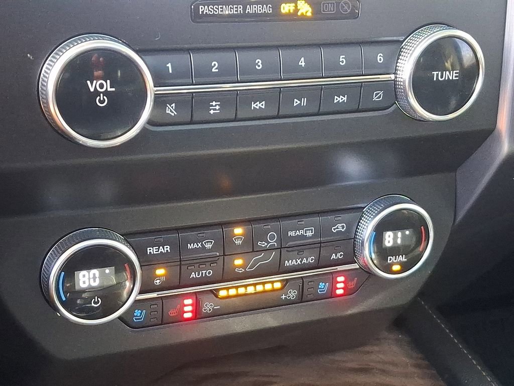 Used 2019 Ford Expedition Platinum image 15