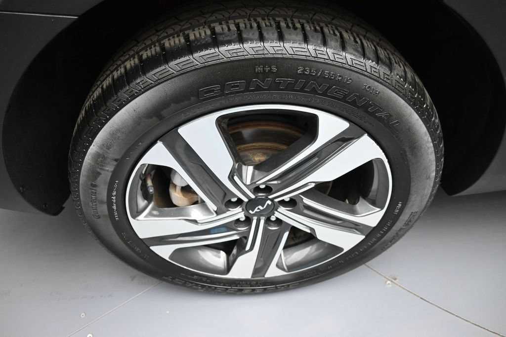 Certified 2023 Kia Sorento EX AWD/4WD image 12