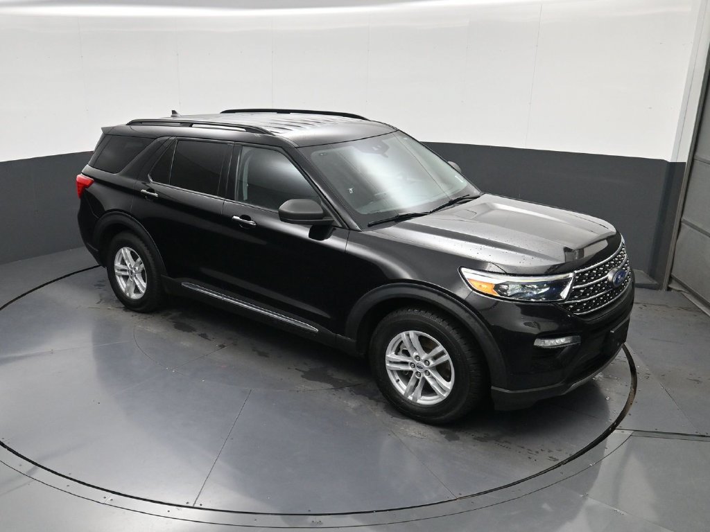 Used 2024 Ford Explorer XLT w/ Equipment Group 202A RWD image 28