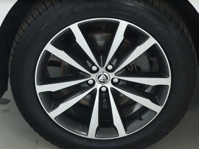 Certified 2025 Jaguar F-PACE R-Dynamic S image 41