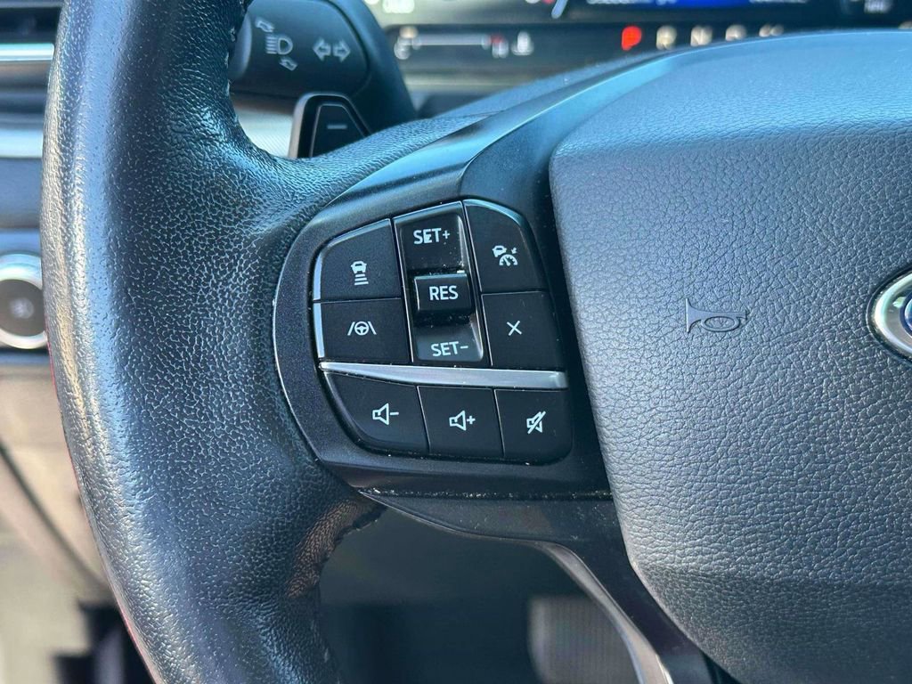 Used 2020 Ford Explorer XLT w/ Equipment Group 202A AWD/4WD image 22