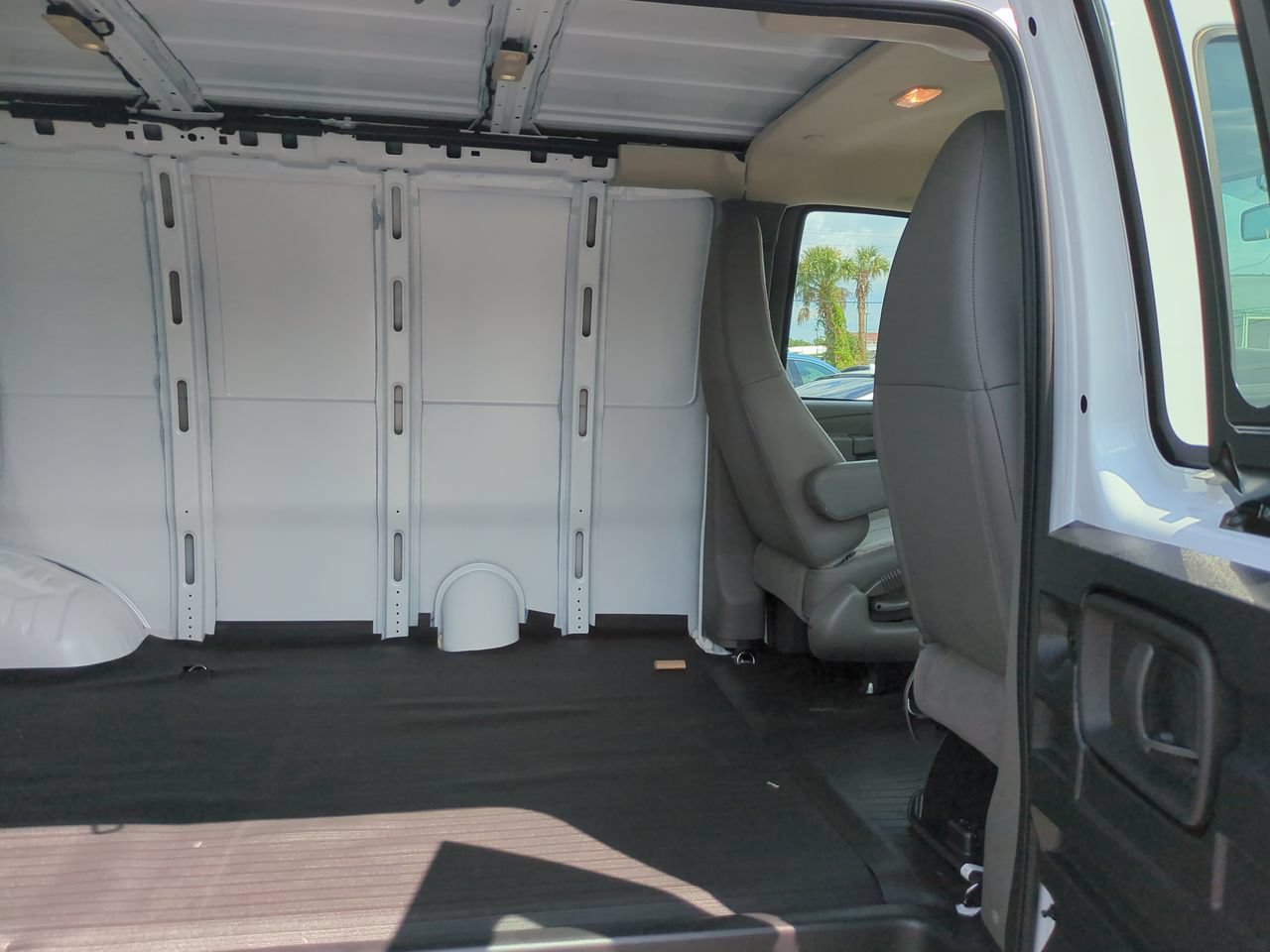 New 2026 Chevrolet Express 2500 w/ Driver Convenience Package RWD image 15