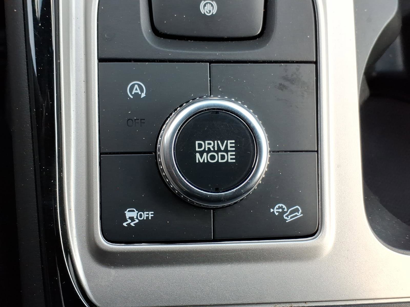 Used 2023 Ford Explorer ST image 23