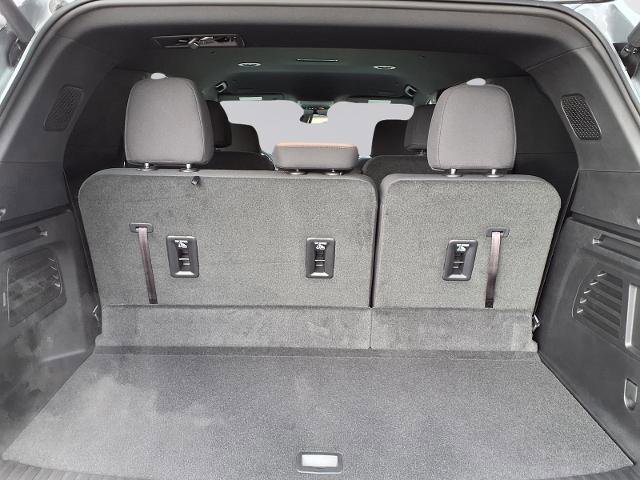 Used 2025 Chevrolet Traverse LT w/ LPO, Floor Liner Package FWD image 23